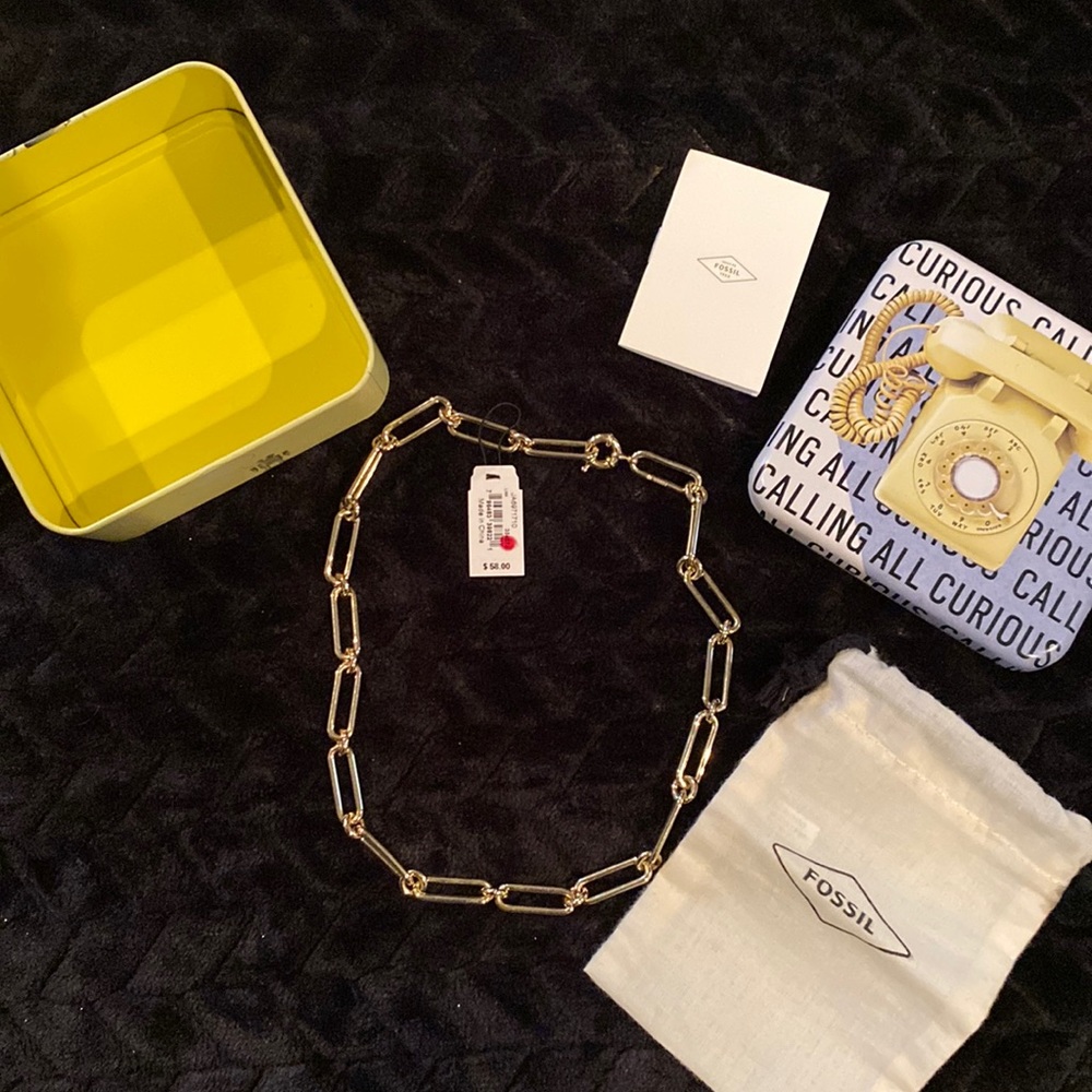 Gold link necklace by Fossil